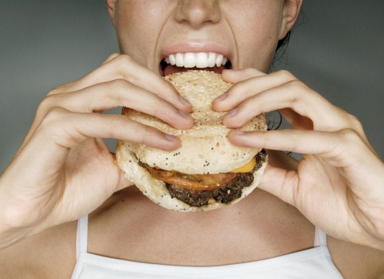 5 erreurs à ne pas commettre après manger