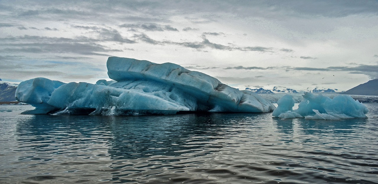 Les experts soulignent également le fait que le « petit âge glaciaire » qui s’est étendu de 1300 à 1850 aux États-Unis et en Europe, n’était qu’un phénomène régional. 