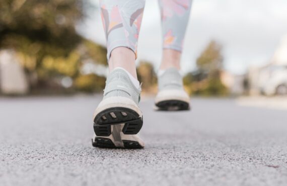 la marche à pied