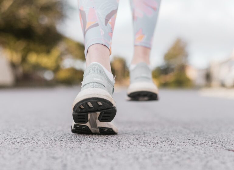 la marche à pied