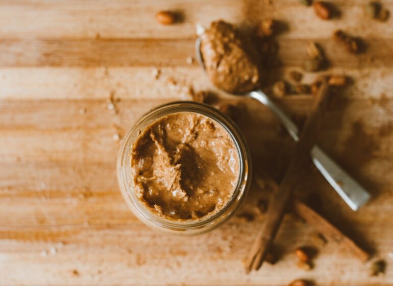 Beurre de cacahuètes : Bienfaits, calories, dangers, tout ce qu’il faut savoir 