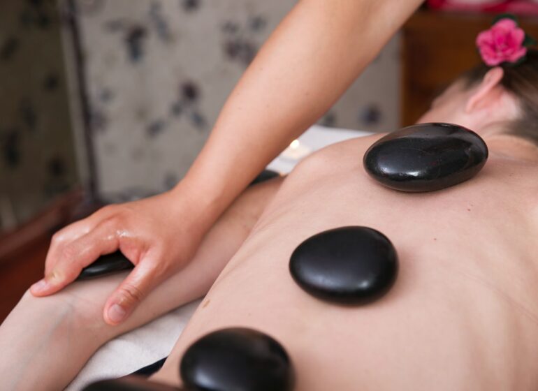 massages aux pierres chaudes